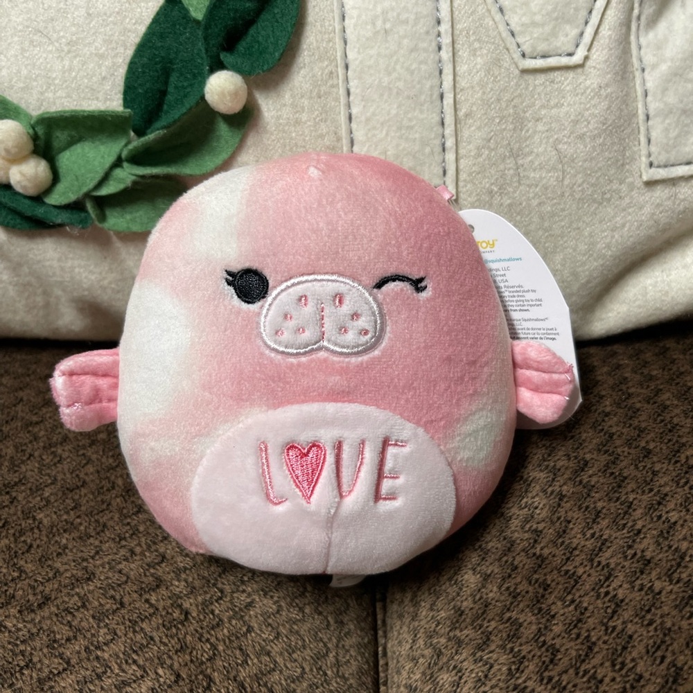 NWT squishmallow “Hosha” pink sea lion 5” squishmallow